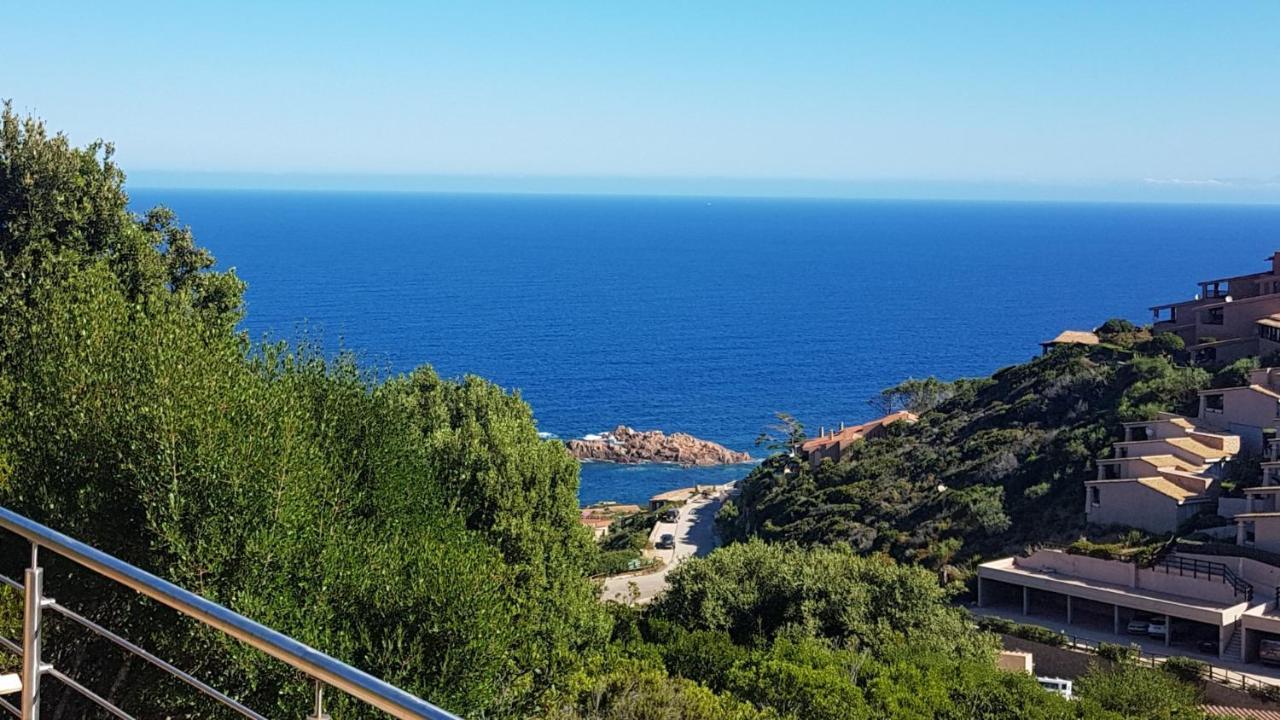 Sardinia Sea Vacation Villa คอสตาพาราดีโซ ภายนอก รูปภาพ